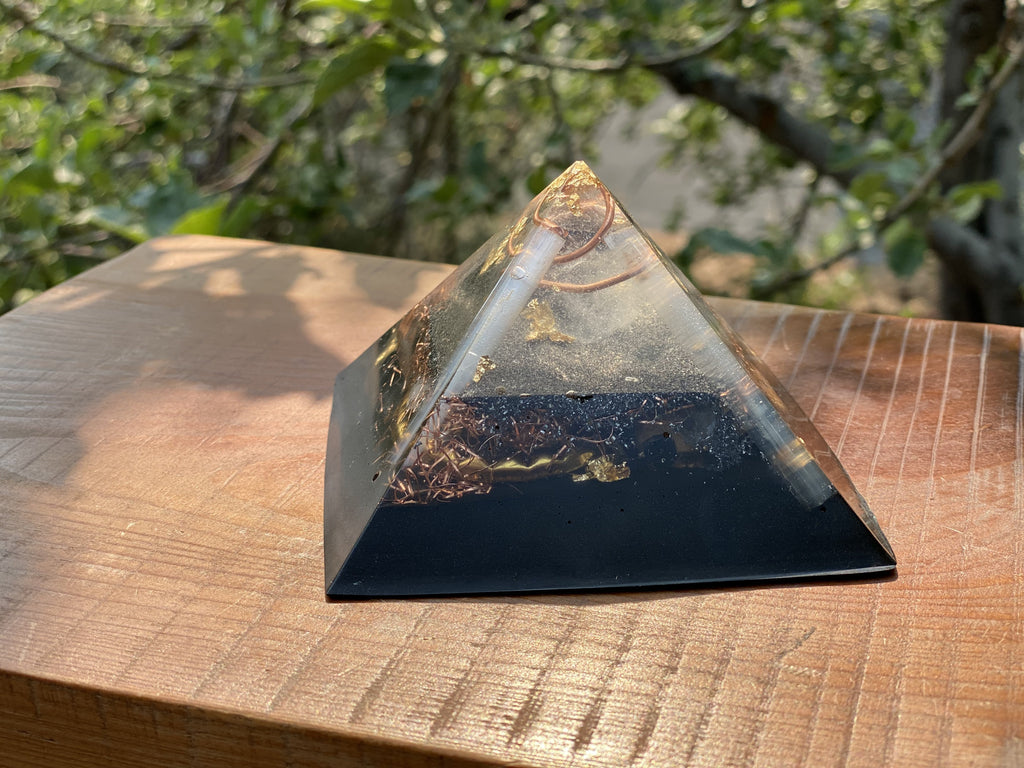 Nefertiti Medium Pyramid - OrAgonite