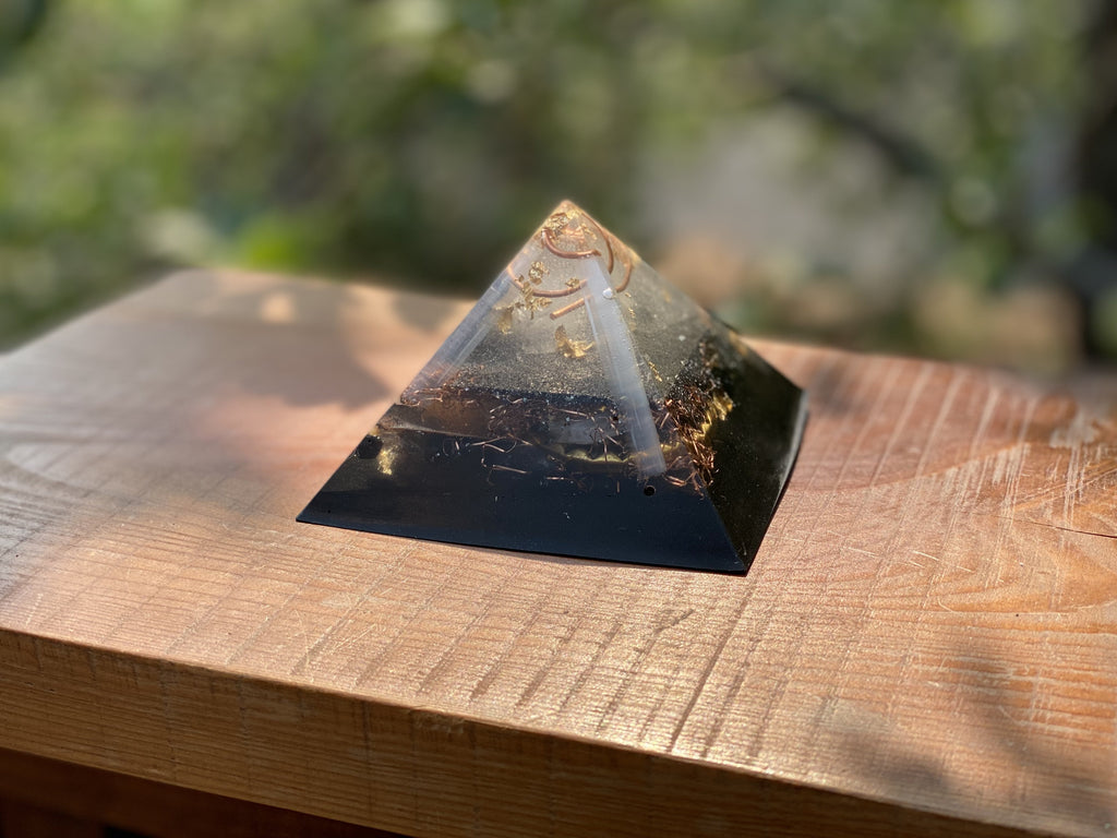 Nefertiti Medium Pyramid - OrAgonite
