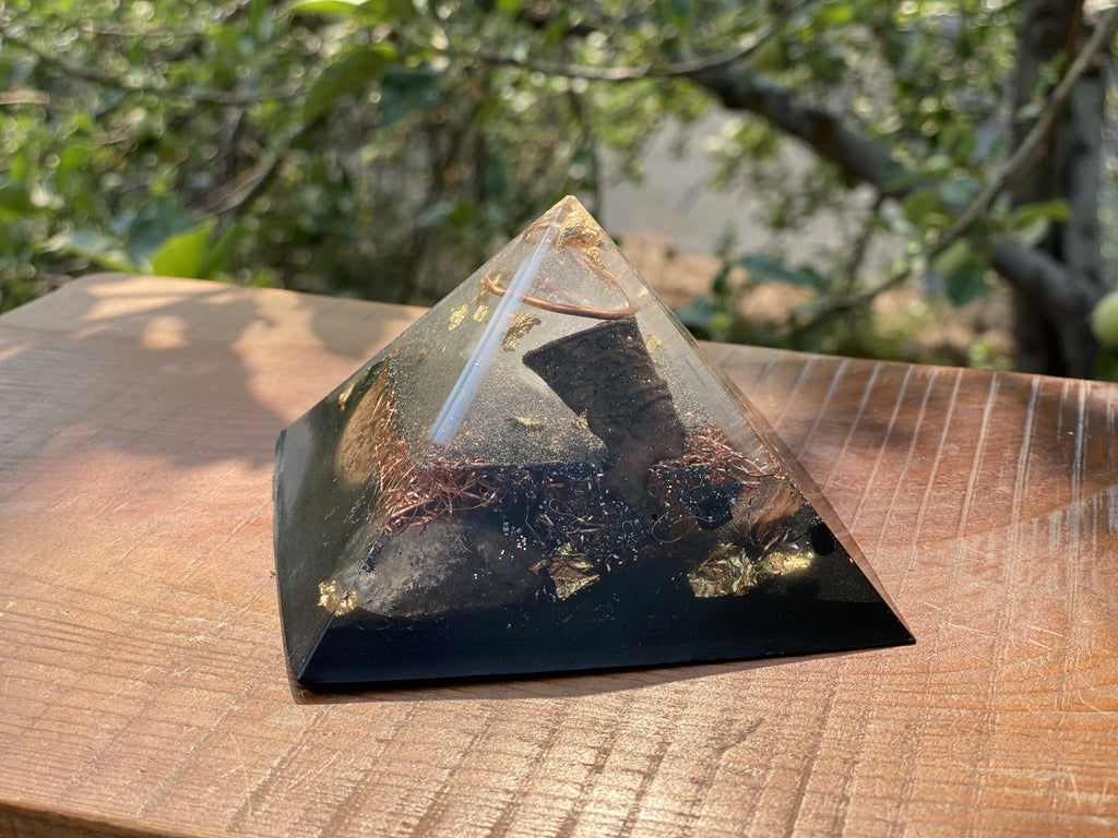 Nefertiti Medium Pyramid - OrAgonite