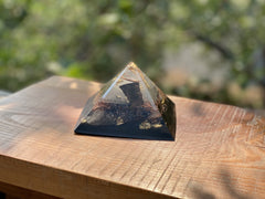 Nefertiti Medium Pyramid - OrAgonite